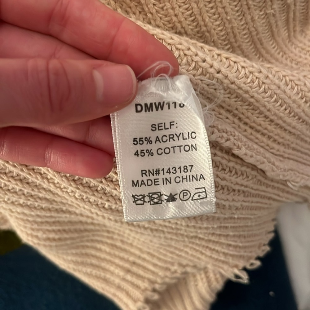 Cropped Sweater - Picture 5 of 7